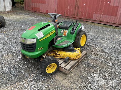 John Deere L120 Lawn Mower
