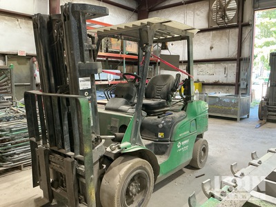 2016 (unverified) Mitsubishi FG30NGLE 5500 lb Pneumatic Tire Forklift