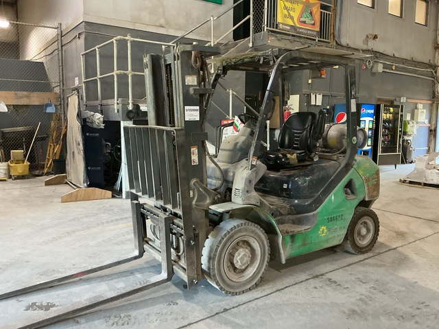 2013 Komatsu FG25T-16 8700 lb Pneumatic Tire Forklift