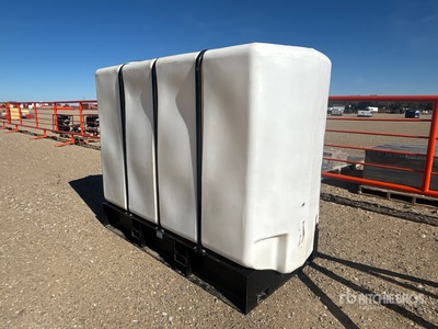 Toro 750 gal Skid Mounted Poly Mud タンク