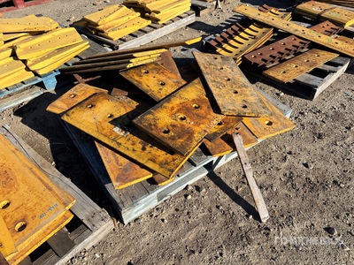 Quantity of (15) Cutting Edges Pièces divers (Unused) - Fits Caterpillar Scraper