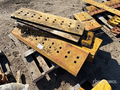 Quantity of (13) Cutting Edges Pièces divers (Unused) - Fits Caterpillar 621/627