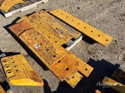 Quantity of (10) Cutting Edges Pièces divers (Unused) - Fits Caterpillar