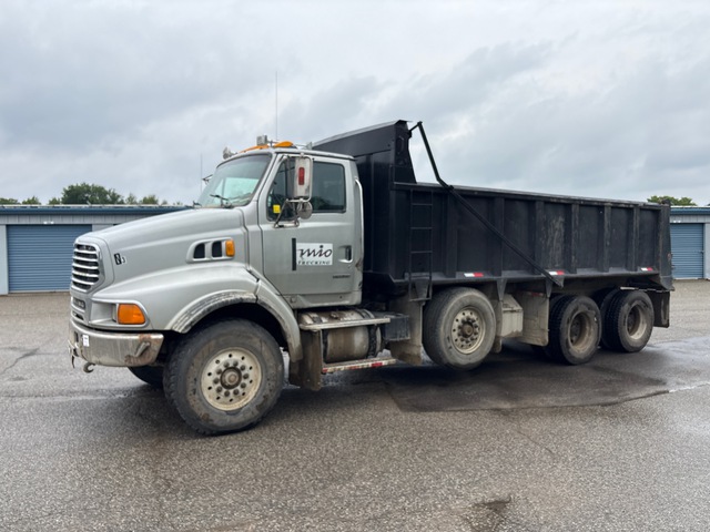 2007 Sterling L9500 8x4 Tri/A Dump Truck