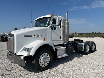 2007 Kenworth T800 6x4 T/A Day Cab Truck Tractor
