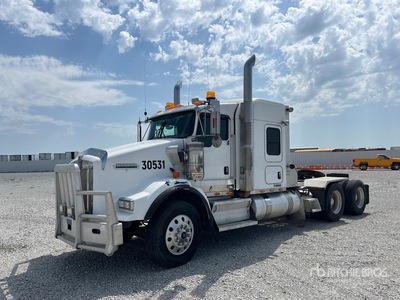 2013 Kenworth T800 6x4 Ciągnik siodłowy T/A z kabiną sypialną