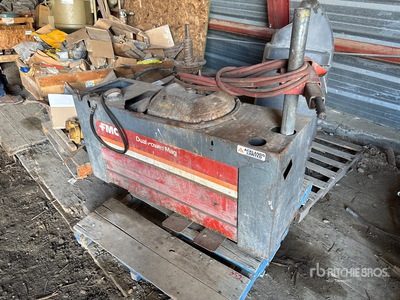 FMC 7600 Tire Changer