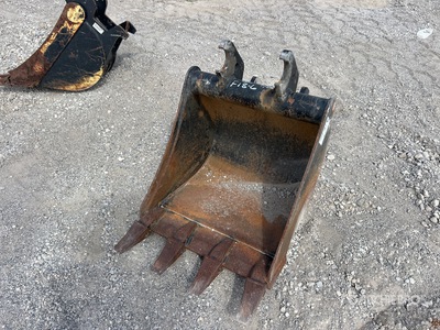 John Deere 24 in Q/C Digging Excavator Bucket