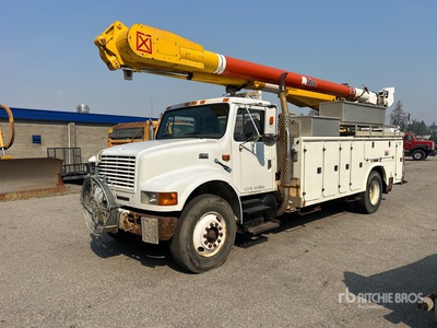 Altec AM755H 55 ft on 1999 International 4900 4x2 Bucket Truck