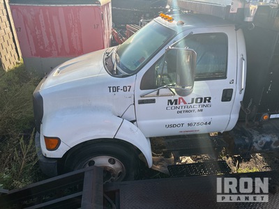 2004 Ford F-650 XLT XL 4x2 شاحنة قلابة /محور واحد (Inoperable)