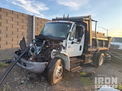 2005 International 4300 4x2 شاحنة قلابة /محور واحد (Inoperable)