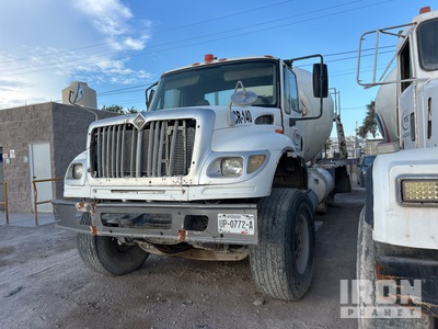 2005 International 6x4 Camion mélangeur