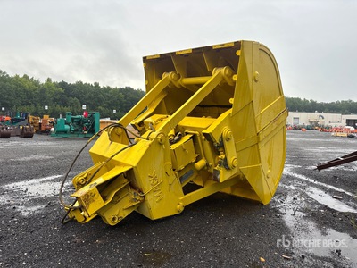 Mack 102" Clamshell bucket