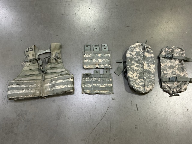 (11) Waist Packs, (4) Fighting Load Carriers & Assorted Items (11) Waist Packs, (4) Fighting Load Carriers & Assorted Items