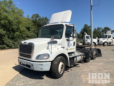 2017 Freightliner M2112 6x4 Ciągnik siodłowy T/A z kabiną dzienną