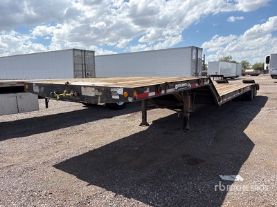 2000 Dynaweld 40 ft T/A Equipment Trailer