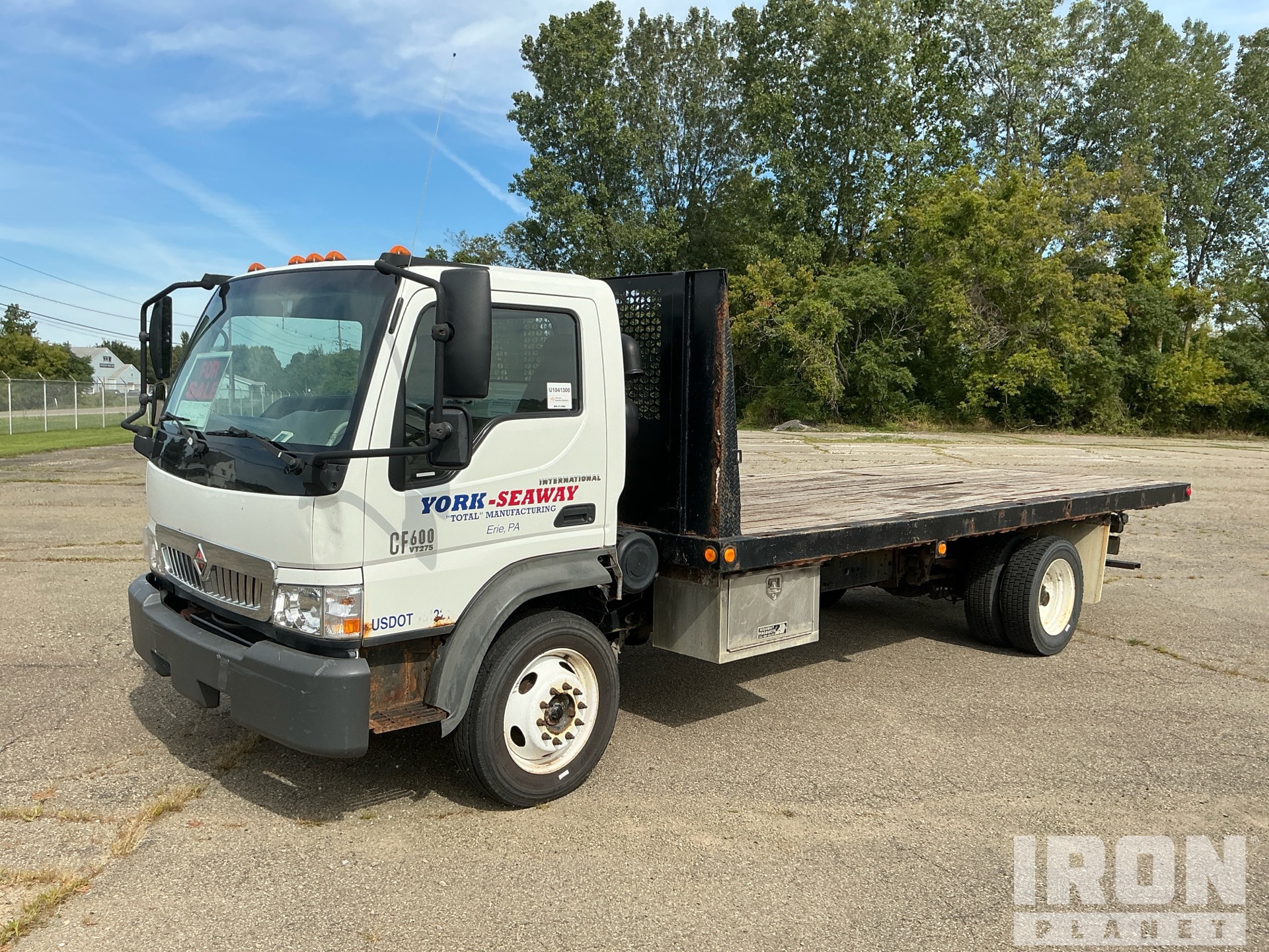 2006 International CF 600 4x2 Flatbed Truck