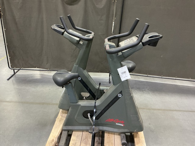 (2) Life Fitness Life Cycle 9500HR Exercise Bikes