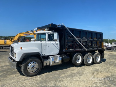 2003 Mack RD688S 8x4 Tipper Truck