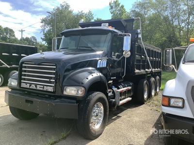 2012 Mack GU713 Granite Tri/A-kiepwagen
