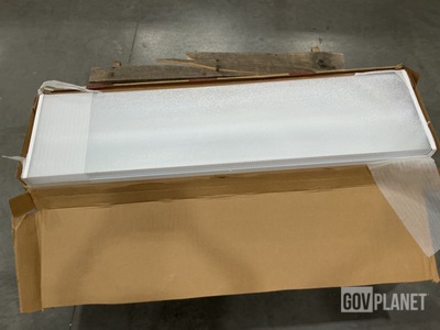 (5) Fromm Electric Supply SH12-48-4-32-PB-1-120-K0 Lighting Fixtures