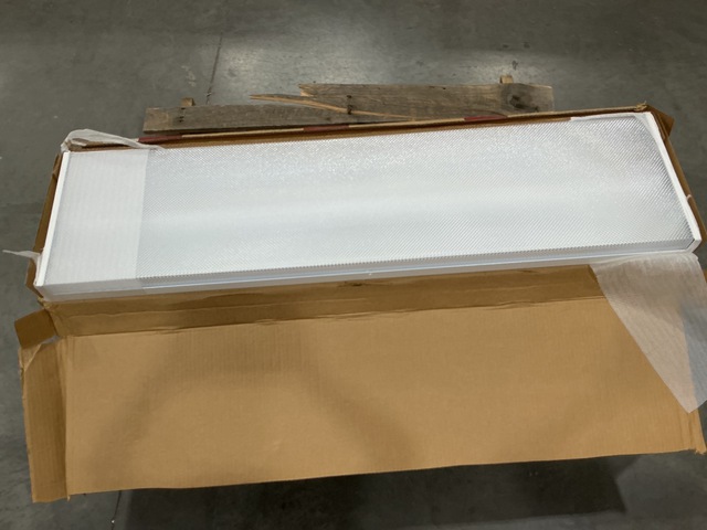 (5) Fromm Electric Supply SH12-48-4-32-PB-1-120-K0 Lighting Fixtures