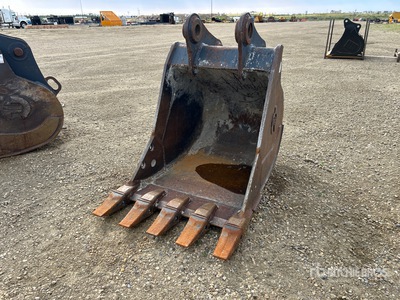 36 in Digging Excavator Bucket