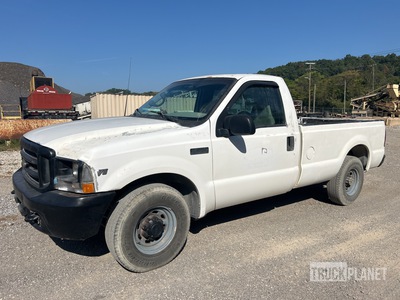 2001 Ford F-250 Super Duty XL 4x2 Pickup