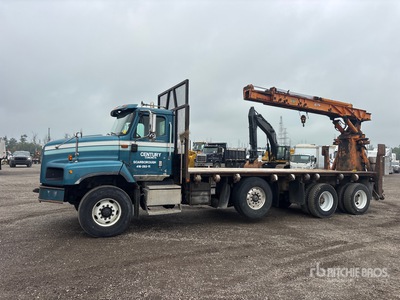 Superlift Steel Master 120-30TC Straight Boom on 2005 International 5600i 8x4 Boom Truck