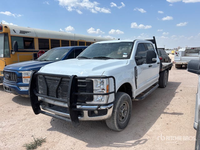 2023 Ford F-250 XL 4x4 Crew Cab Pickup