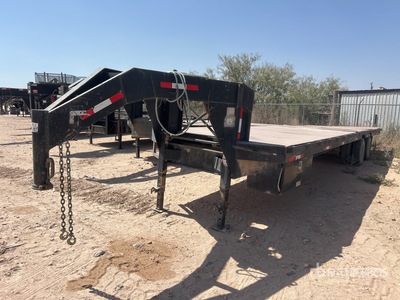2003 PJ 32 ft T/A Gooseneck Flatbed Trailer