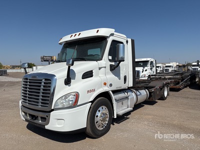 2019 Freightliner Cascadia 113 4x2 Ciężarówka do przewozu samochodów