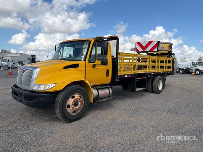 2011 International 4300 4x2 Attenuator Truck