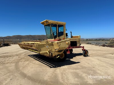 New Holland 1116 Windrower