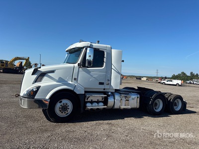 2017 Volvo VNL 6x4 Heavy Haul Ciągnik siodłowy T/A z kabiną dzienną