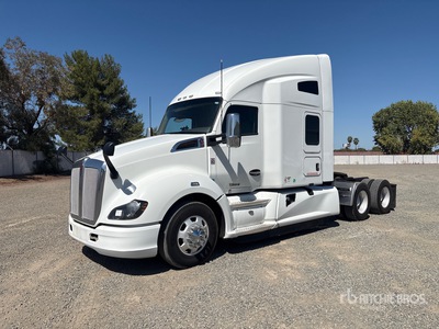 2018 Kenworth T680 6x4 Ciągnik siodłowy T/A z kabiną sypialną