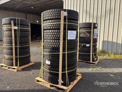 Quantity of (8) 11R22.5 Snow Traction Retreaded اطارات المواصلات (Unused)