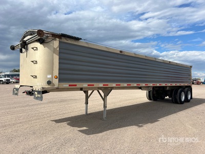 2016 Travis T/102 39 ft T/A Aluminum Frameless End Dump Trailer