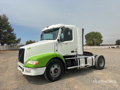2017 Volvo VMN 4x2 トラックトラクター（S/A）