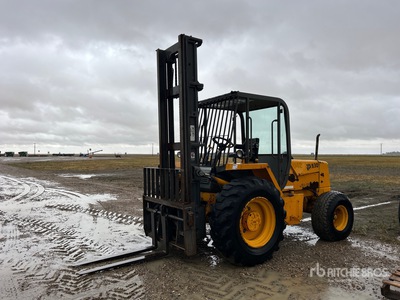 JCB 930 6500 lb 4x2 を見 Rough Terrain Forklift (Inoperable)