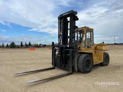 2001 Cat DP135 30000 lb Pneumatic Tire Carretilla Elevadora