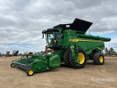 2022 John Deere X91000 Signature Edition Combine Harvester