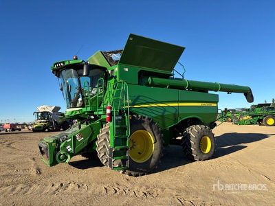 2018 John Deere S790 Combine Harvester