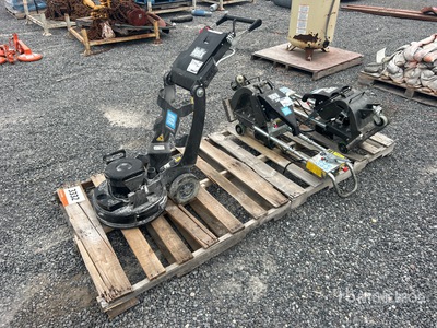 Quantity of (3) National Flooring Equipment Concrete Tools Divers - Équipement à béton