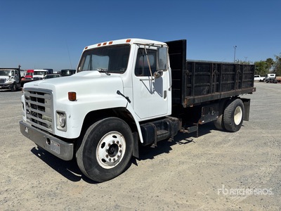 1983 International 1754 4x2 S/A Dump Truck
