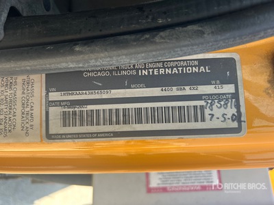 2003 International 4400 4x2 S/A Dump Truck