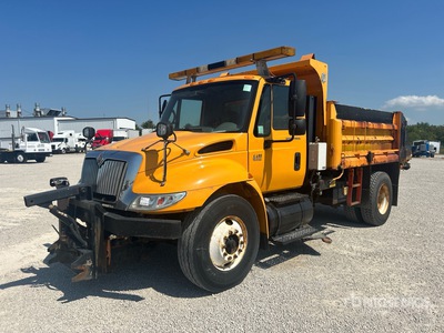 2003 International 4400 4x2 S/A Dump Truck