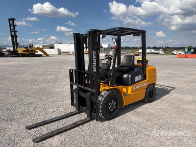 2026 Captur FM35H 7700 lb Pneumatic Tire Montacargas (Sin Usar) / Forklift (Unused)