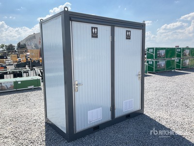 2026 WC-2 7 ft 3 in x 3 ft 11 in 2 Person Skid-Mounted Baño Portatil (Sin Usar) / Portable Toilet (Unused)