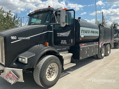 2005 Kenworth T800 6x4 燃料および潤滑油トラック